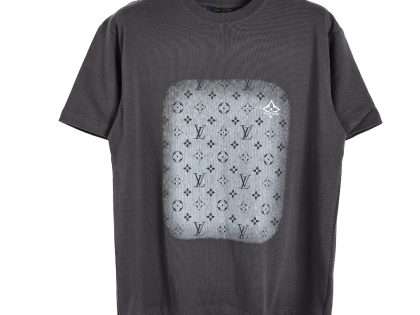 YESKICKS Louis Vuitton Logo Print T-Shirt For Unisex