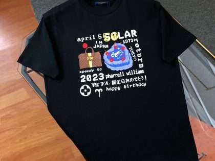 YESKICKS Louis Vuitton Cartoon Cake Bag Pattern Casual T-shirt for Unisex Black and White