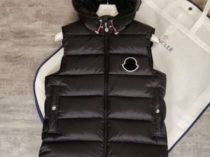 YESKICKS Moncler 23FW VANOISE Flocked Large Label Hooded Zipper Down Vest For Unisex