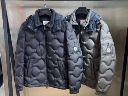 YESKICKS Moncler 23FW Reynaud Diamond Plaid Quilted Design Hood Removable Down Jacket For Men Black And Green