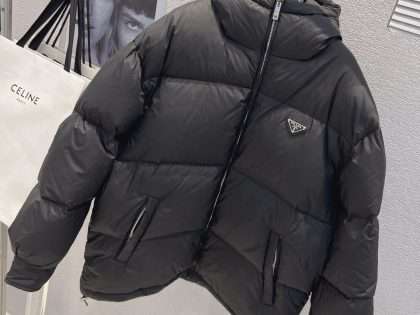 YESKICKS Prada 23 FW New Hooded Triangle Label Warm Zipper Down Jacket For Unisex Black And White