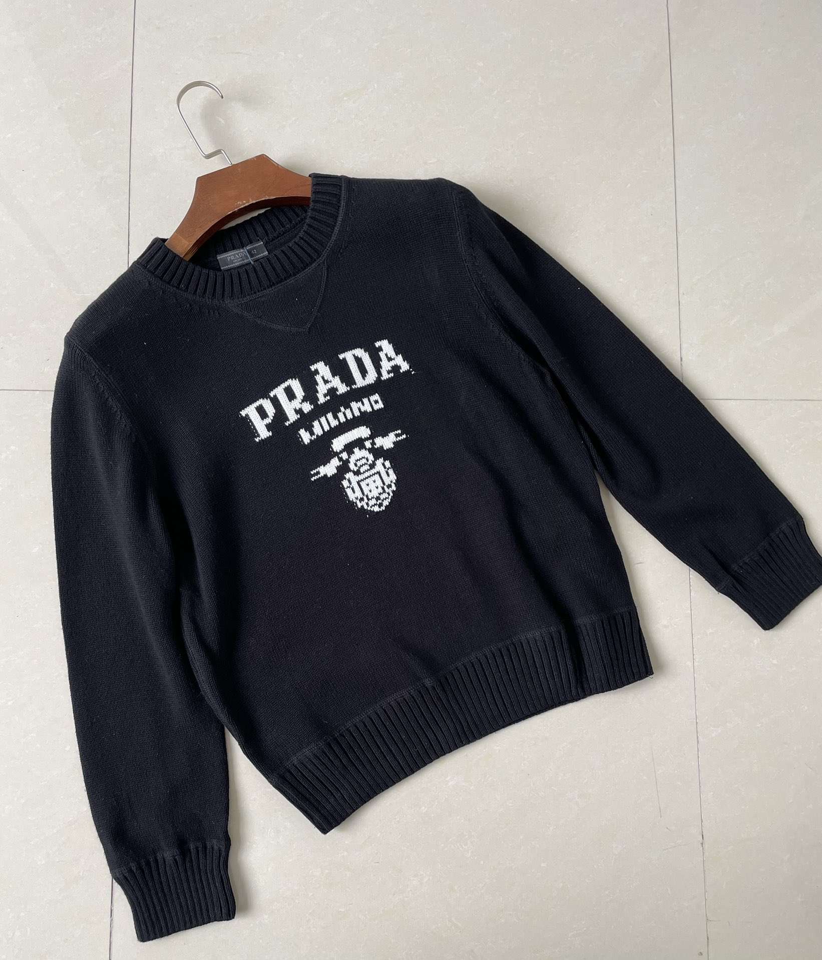 YESKICKS Prada Prada Fall And Winter New-Letter Jacquard Round Neck Sweater For Unisex Black White And Red