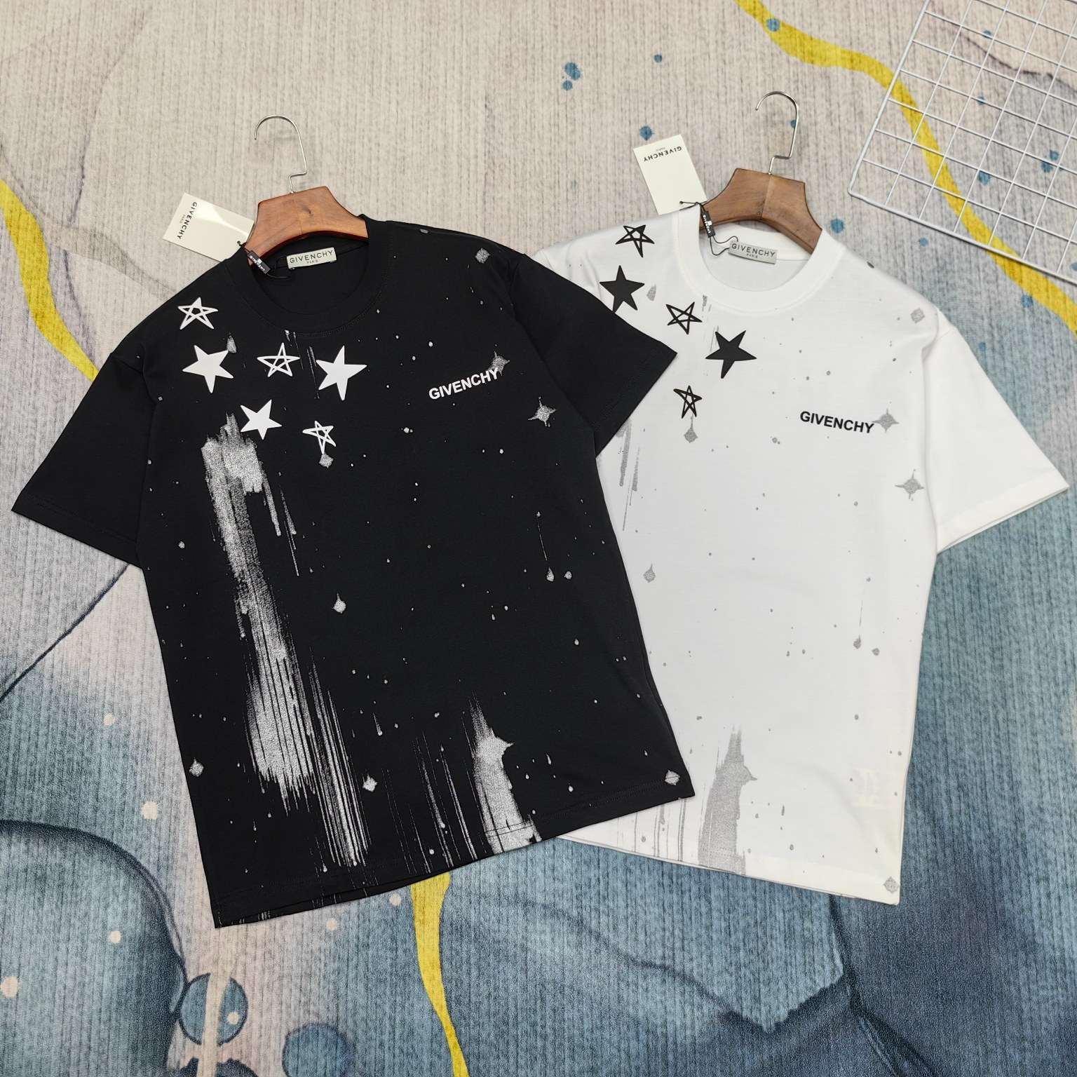 YESKICKS Givenchy Star Cartoon Print For Unisex Black And White - Image 3