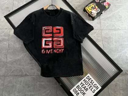 YESKICKS Givenchy 2023 New 4G Graffiti Print Logo Crew Neck T-shirt For Unisex Black Blue And Rose