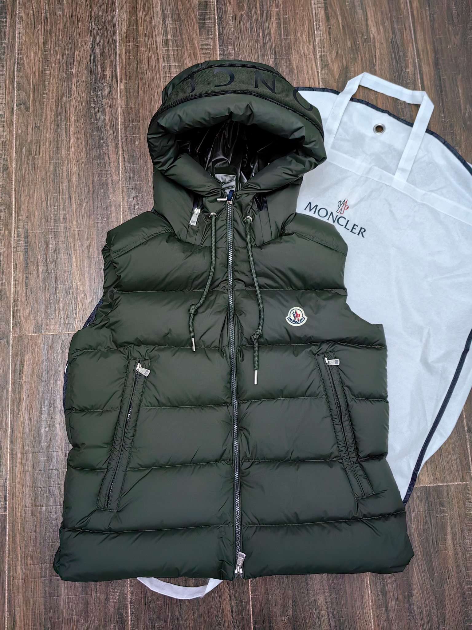 YESKICKS Moncler 23FW Hooded Zipper Monogrammed Down Vest For Unisex Black Green And White - Image 7