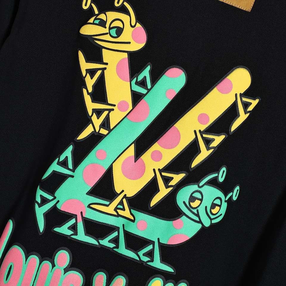 YESKICKS Louis Vuitton Colorful Graffiti Logo Cartoon Foam Printed T-Shirt For Unisex Black And Apricot - Image 11