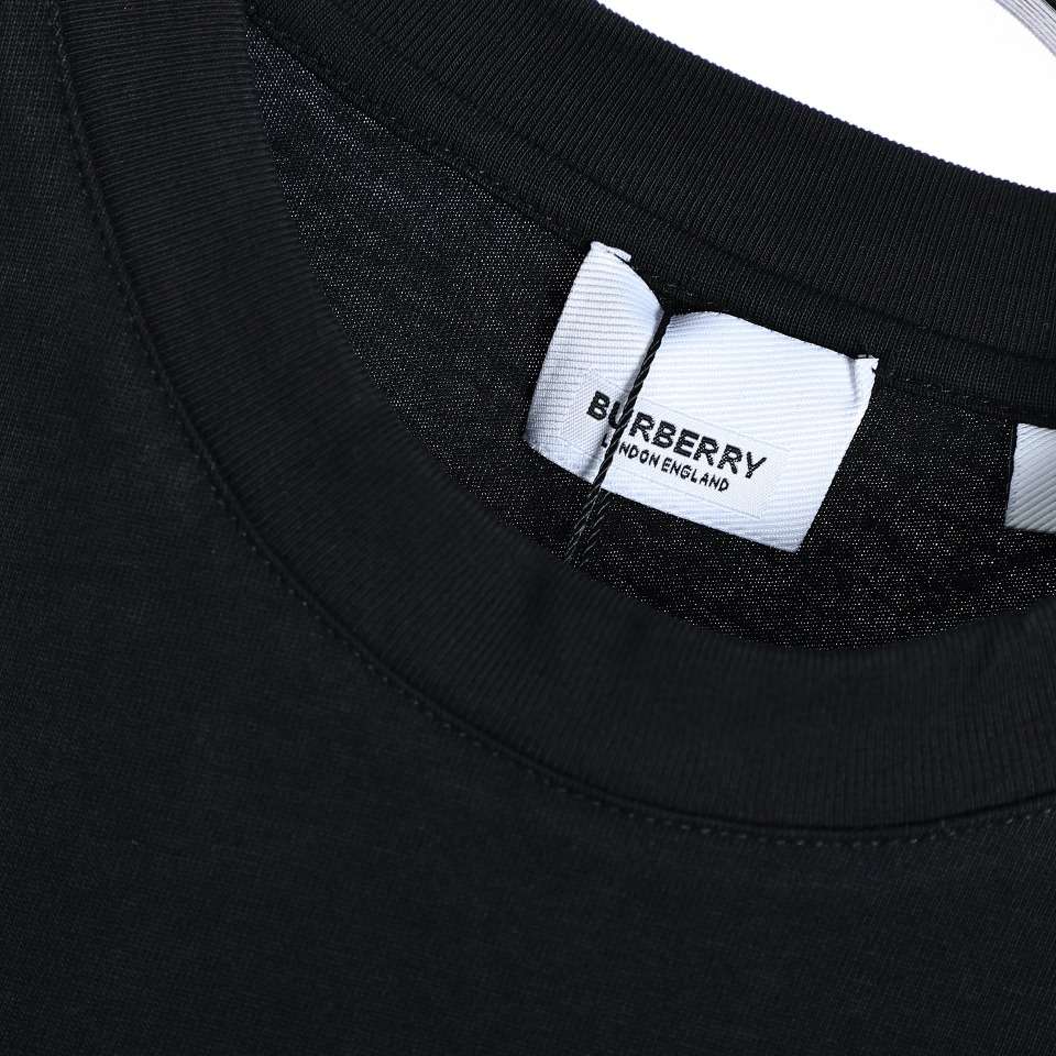 YESKICKS Burberry Equestrian Rider Show Print T-Shirt For Unisex Black And White - Image 13