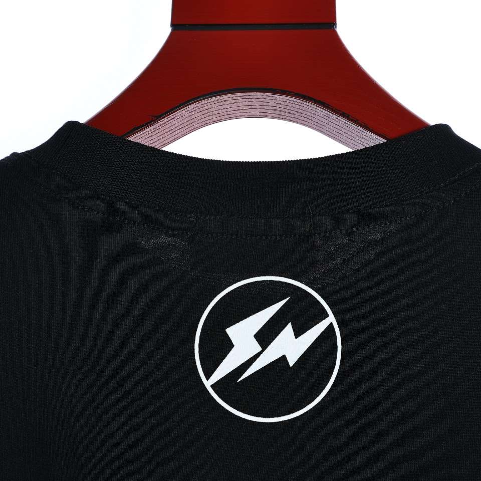 YESKICKS Balenciaga Letter Lightning Print For Unisex Black And White - Image 14