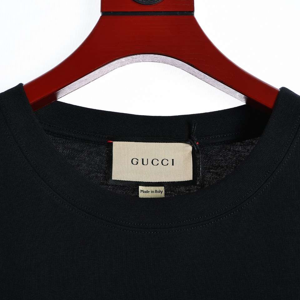 YESKICKS Gucci Lightning Logo Print T-Shirt For Unisex - Image 2