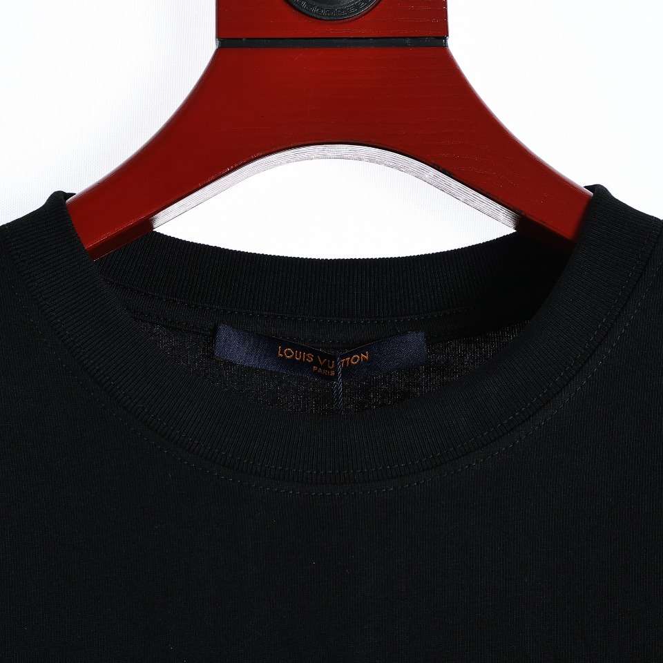 YESKICKS Louis Vuitton Gradient Logo Foam Print T-Shirt For Unisex Black And White - Image 2