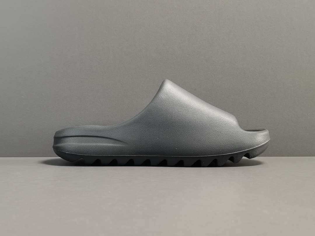YESKICKS Adidas Yeezy Slide Onyx Replica HQ6448 - Image 3