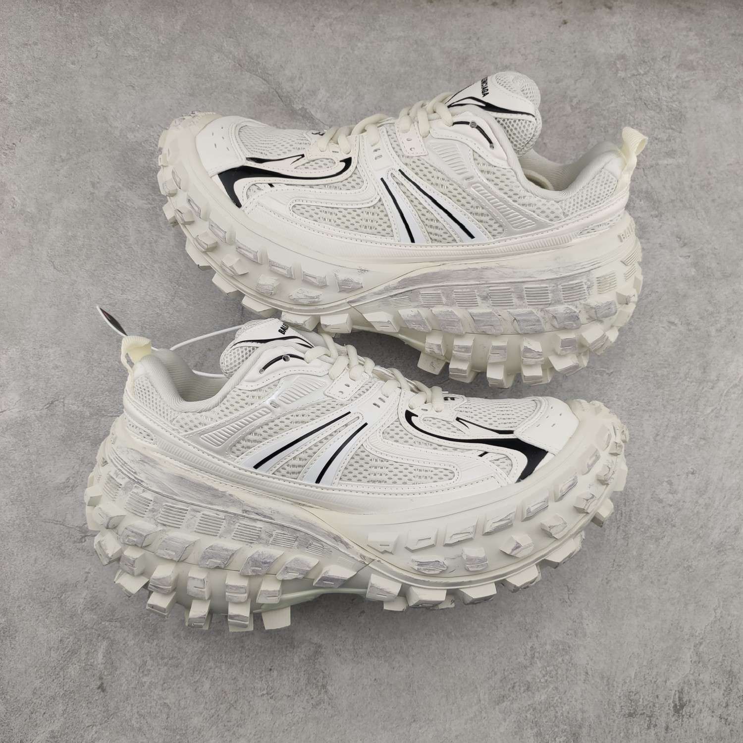 YESKICKS Balenxiaga Defender Rubber Platform Bouncer Sneaker Replica - Image 2