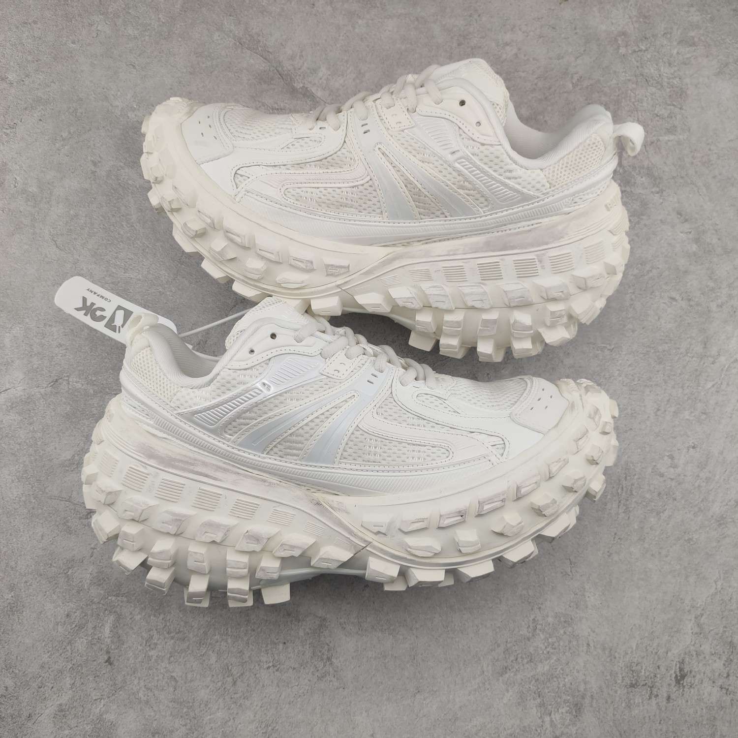 YESKICKS Balenxiaga Defender Rubber Platform Bouncer Sneaker in White Replica - Image 2