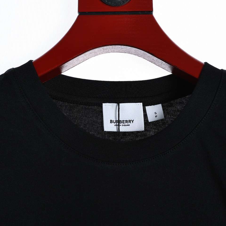 YESKICKS Burberry Bumpy Bear Print T-Shirt For Unisex Black And White - Image 2