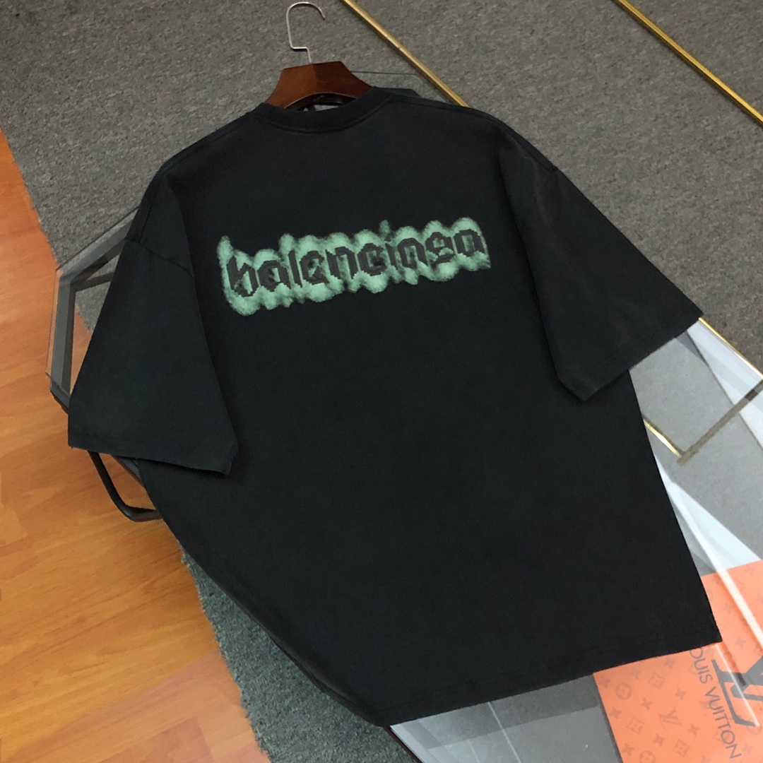 YESKICKS Balenciaga Letter Print T-shirt for Unisex Black - Image 2