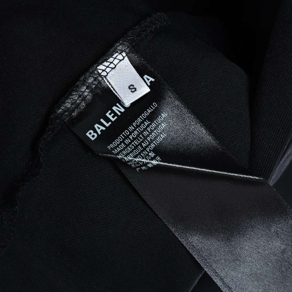 YESKICKS Balenciaga Fluorescent Green Foam Logo Pattern T-shirt for Unisex Black And White - Image 4