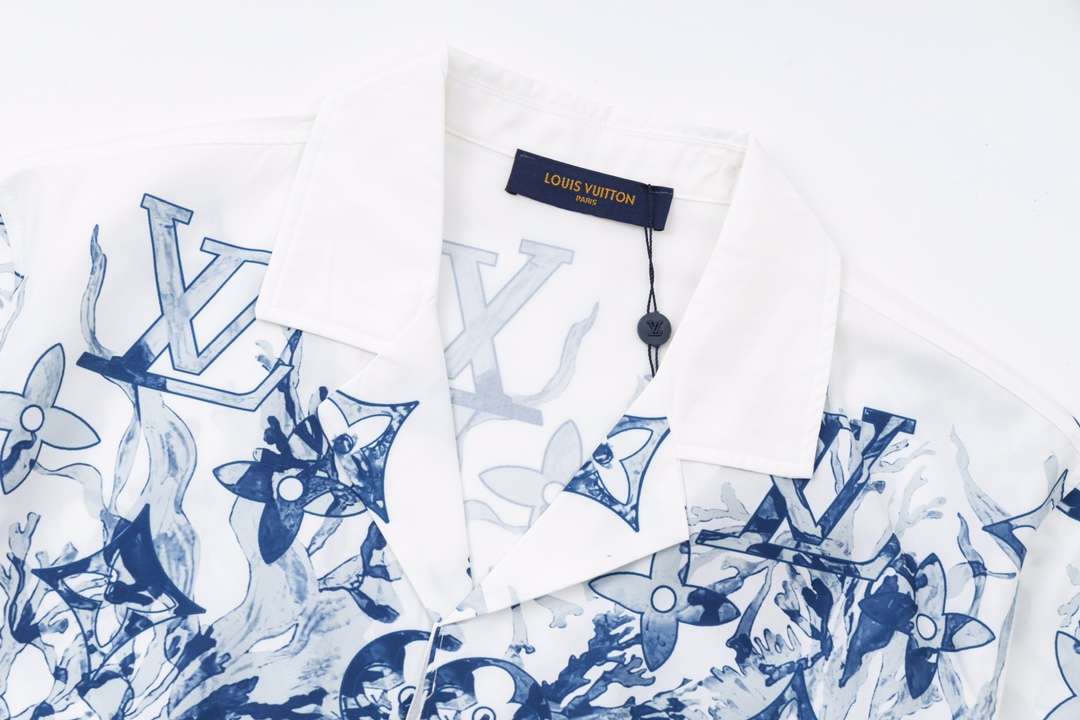 YESKICKS Louis Vuitton Monogram Logo Print T-Shirt For Unisex - Image 3