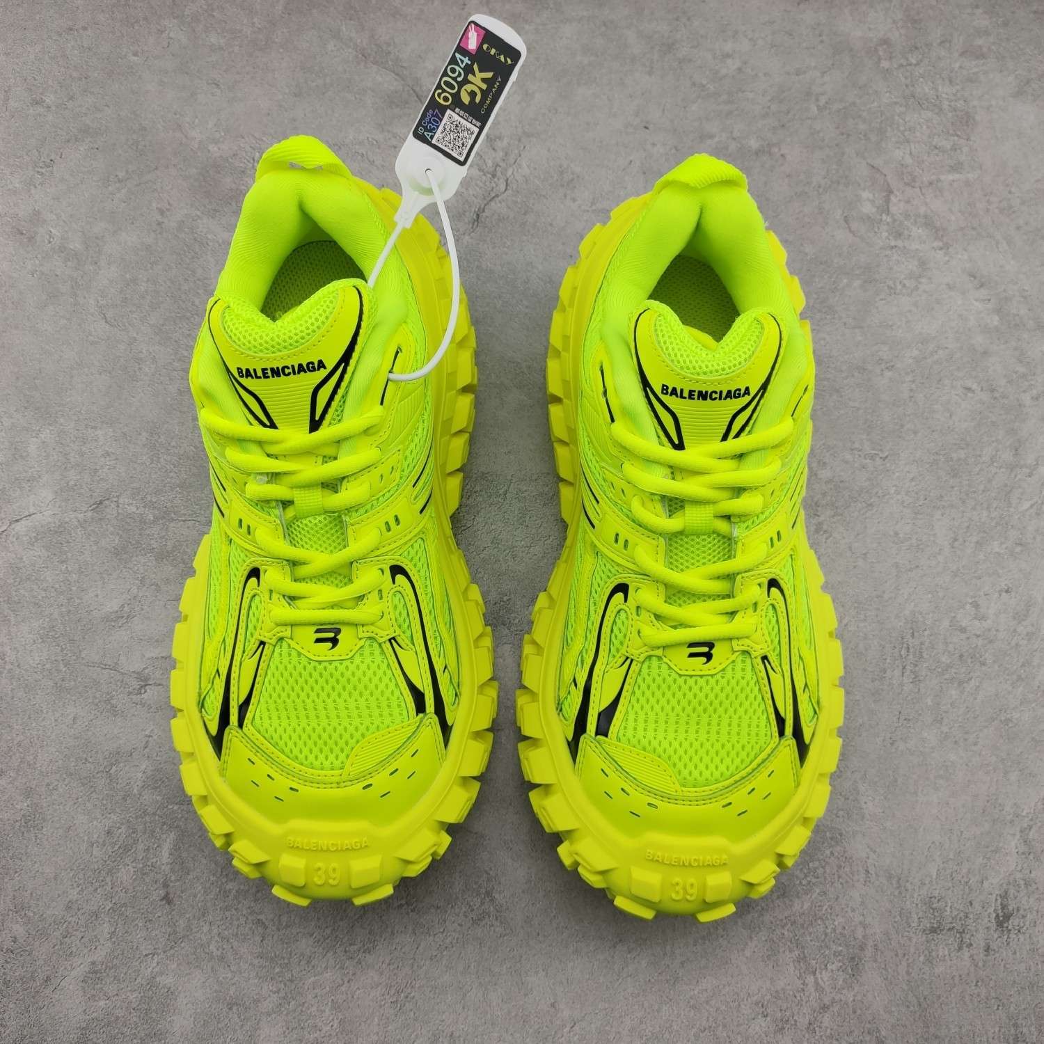 YESKICKS Balenxiaga Defender Rubber Platform Bouncer Sneaker in Neon Green Replica - Image 3