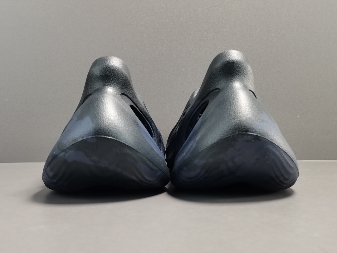 YESKICKS Yeezy Foam Runner ‘Mineral Blue’ Replica GV7903 - Image 4