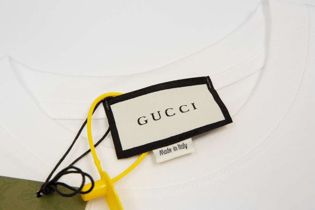 YESKICKS Gucci Color Clash Logo Print T-Shirt for Unisex - Image 3