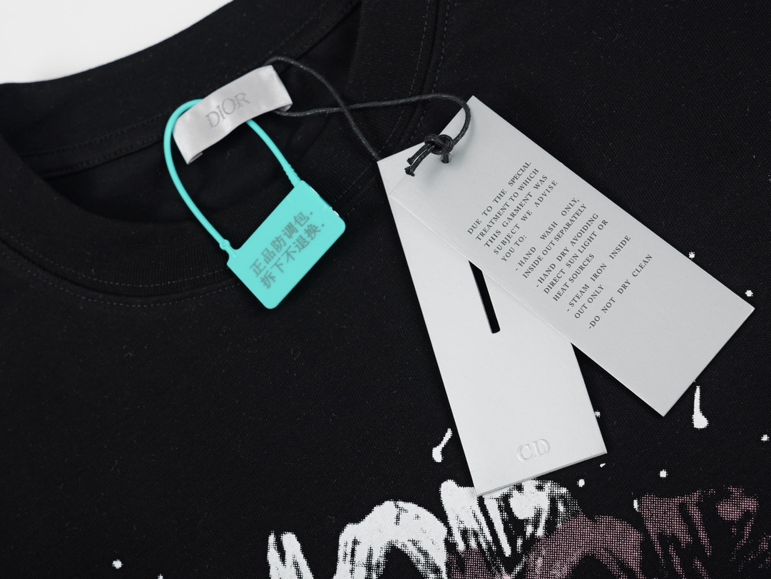 YESKICKS Dior Logo Casual T-shirt for Unisex Black and White - Image 4