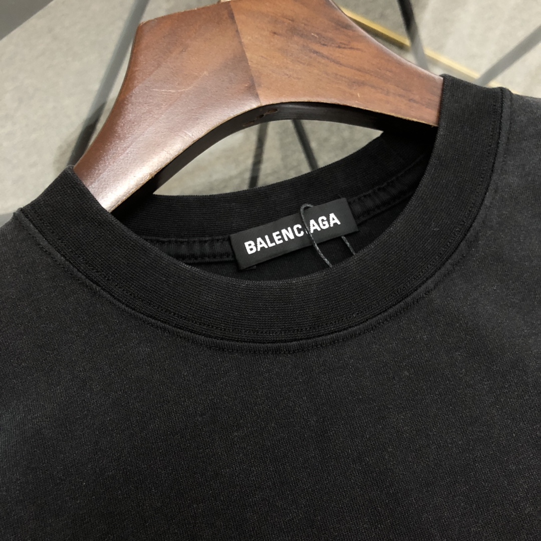 YESKICKS Balenciaga Letter Print T-shirt for Unisex Black - Image 8