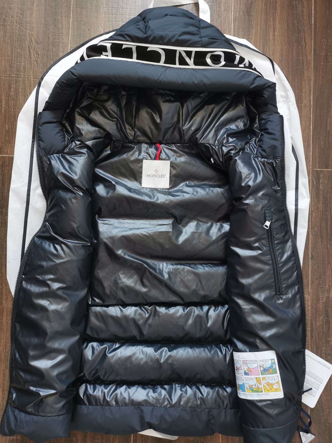 YESKICKS Moncler 23FW Hooded Zipper Monogrammed Down Vest For Unisex Black Green And White - Image 4