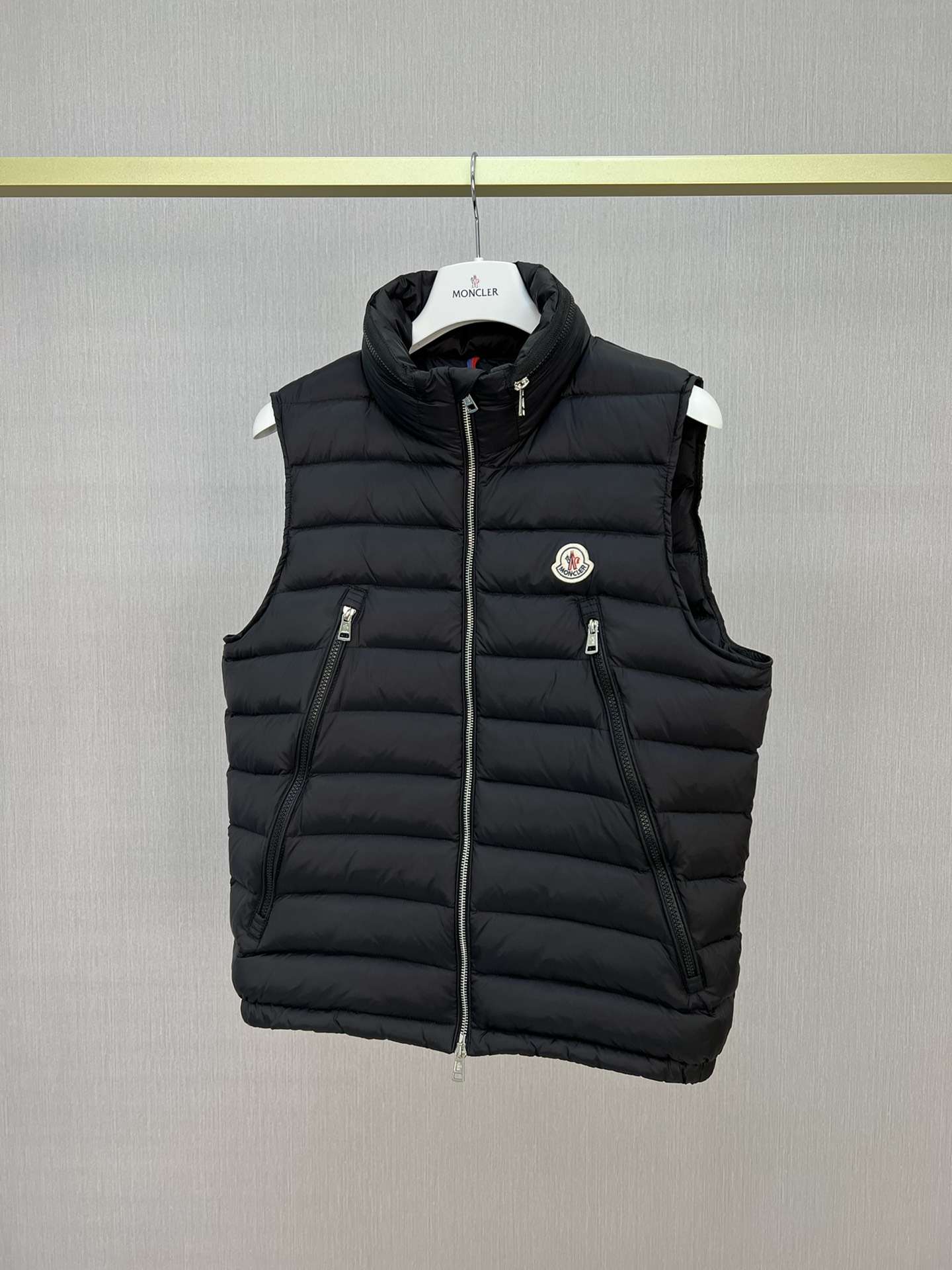 YESKICKS Moncler 2023 Latest Fashion Casual Menswear Vest Collection Albyt Down Vests For Men - Image 3
