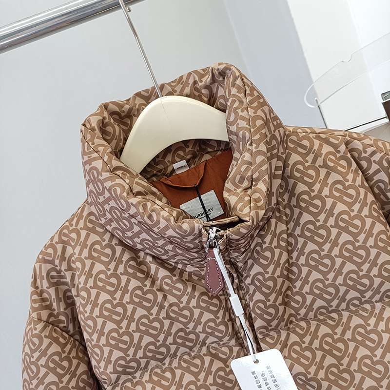 YESKICKS Burberry 23FW Jacquard Zipper Stand-Up Collar Down Jacket For Men - Image 4