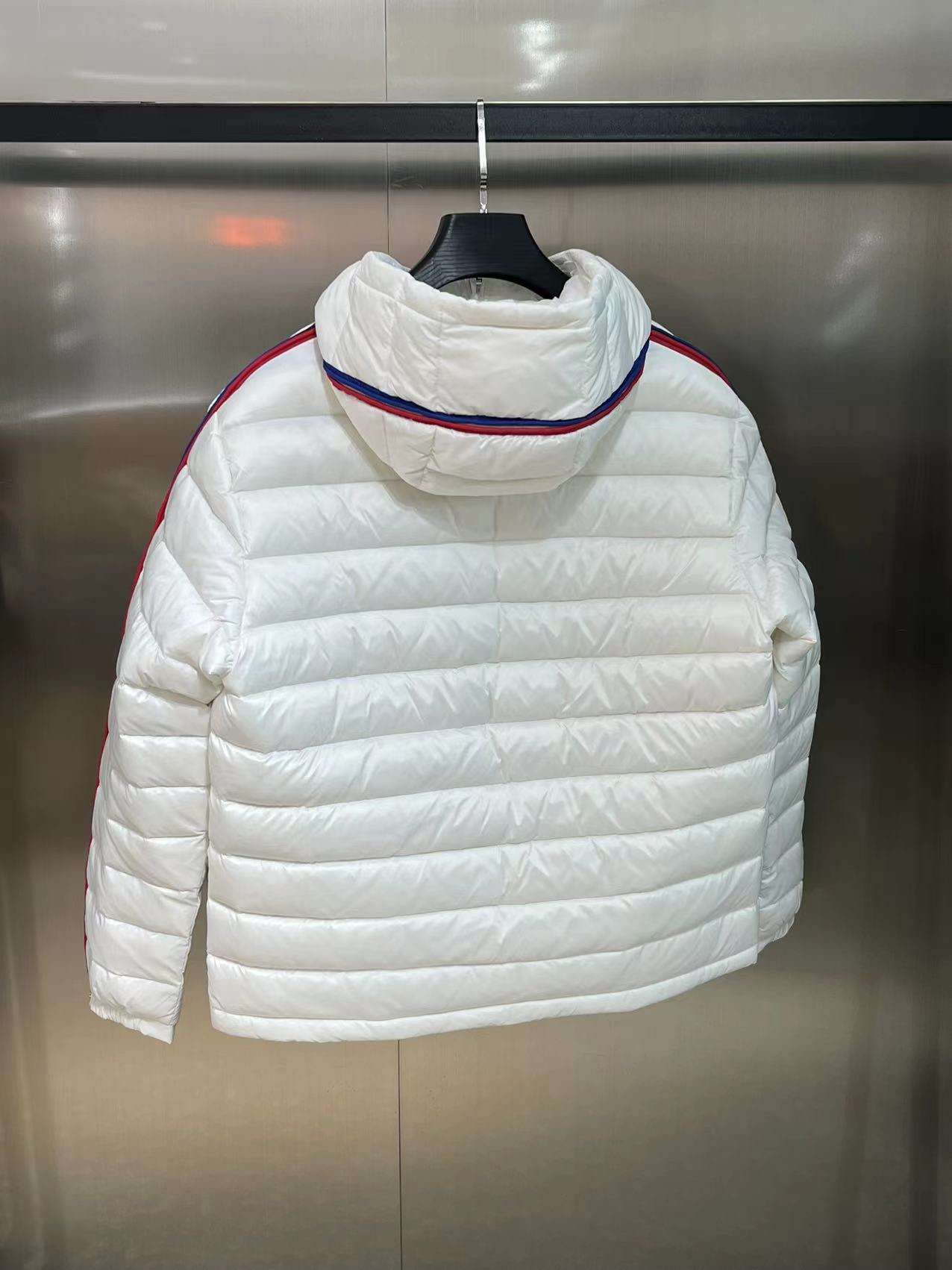 YESKICKS Moncler 2023 Spring and Autumn Men's New Down Jacket Black And White - Image 3