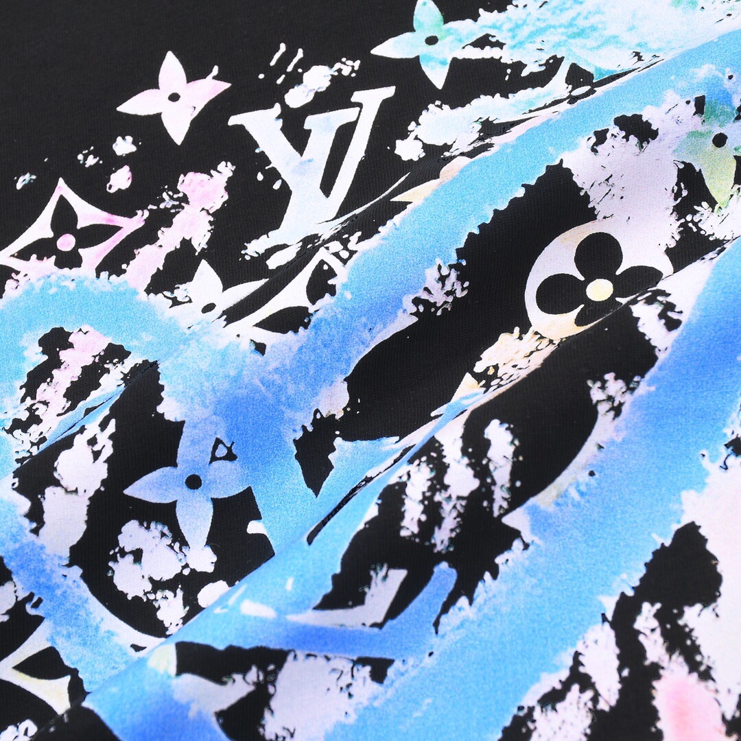 YESKICKS Louis Vuitton Love Element Pattern Print T-shirt for Unisex Black and Apricot - Image 3