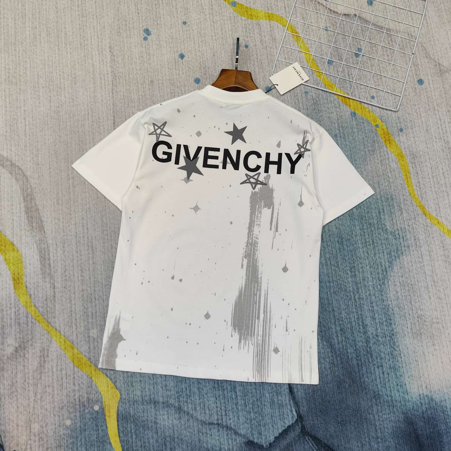 YESKICKS Givenchy Star Cartoon Print For Unisex Black And White - Image 2