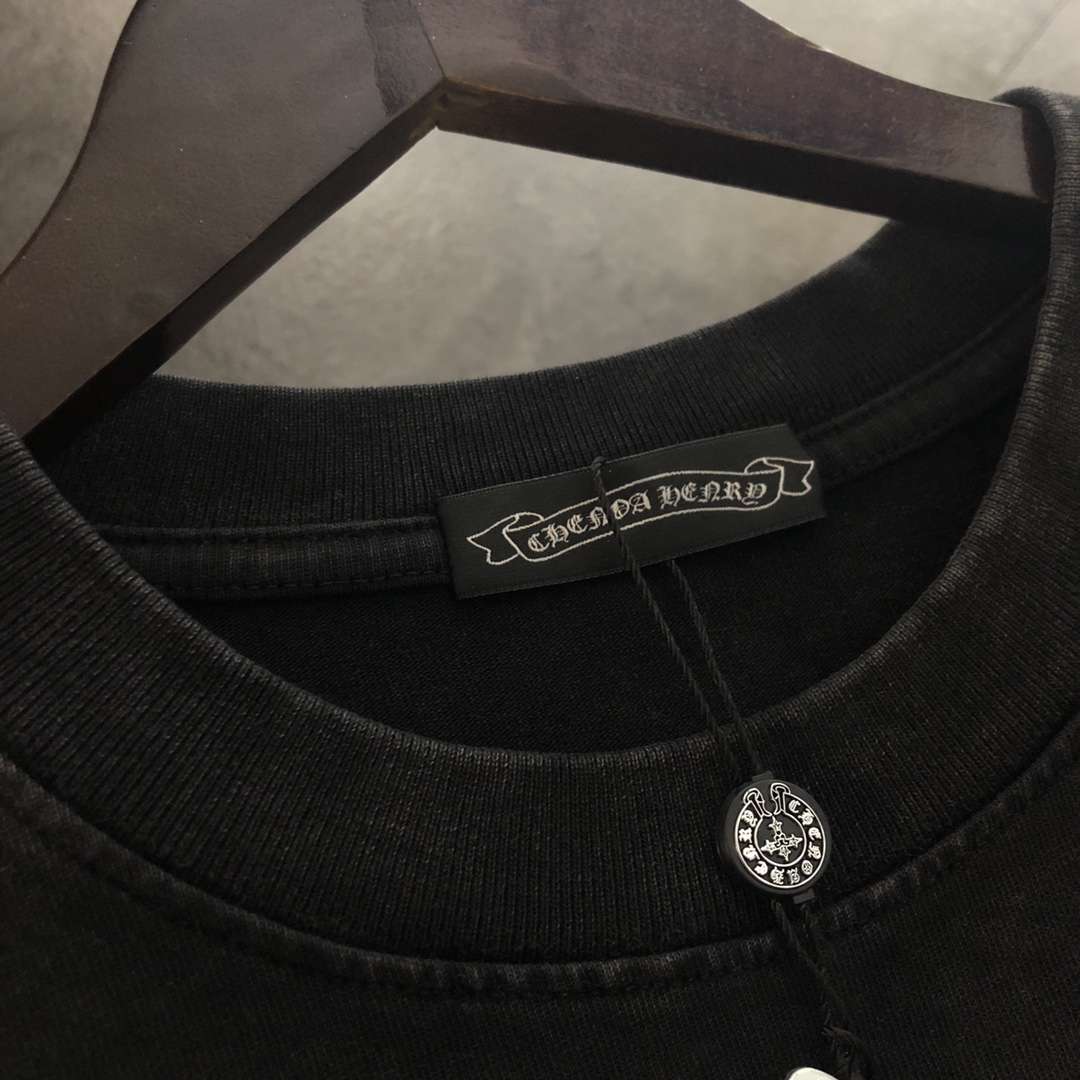 YESKICKS Chrome Hearts Vintage Cross Pattern Logo Print T- Shirt For Unisex Black - Image 3