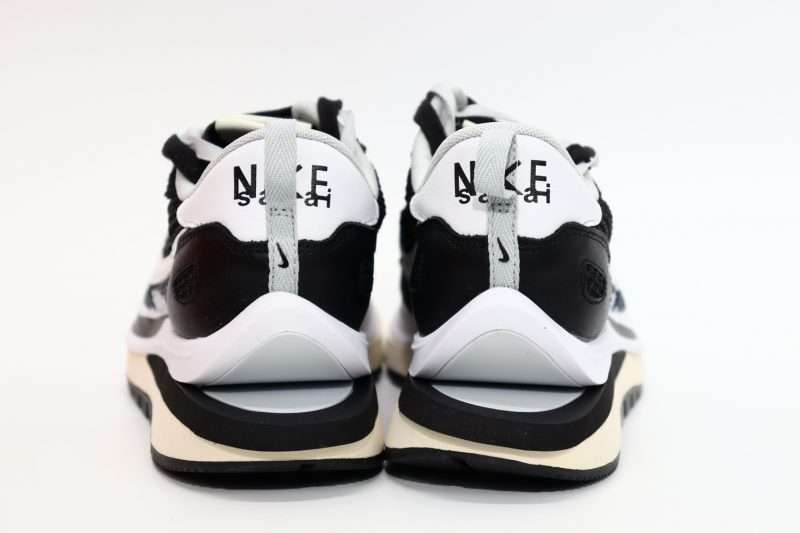 YESKICKS Nike Vaporwaffle sacai Black White Replica CV1363-001 - Image 2