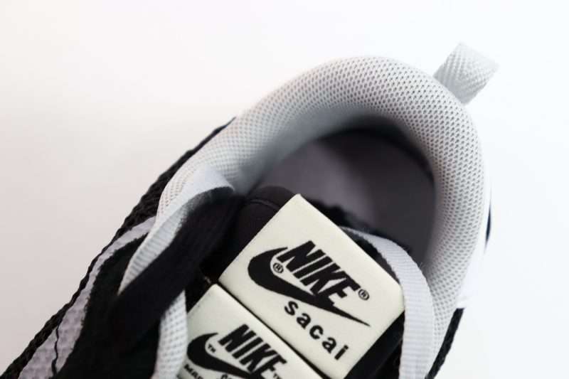YESKICKS Nike Vaporwaffle sacai Black White Replica CV1363-001 - Image 6