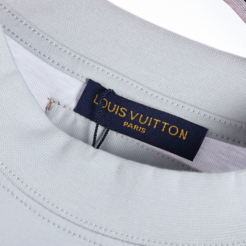 YESKICKS Louis Vuitton Embroidered Logo Letter T-Shirt For Unisex Grayish Blue And White - Image 4