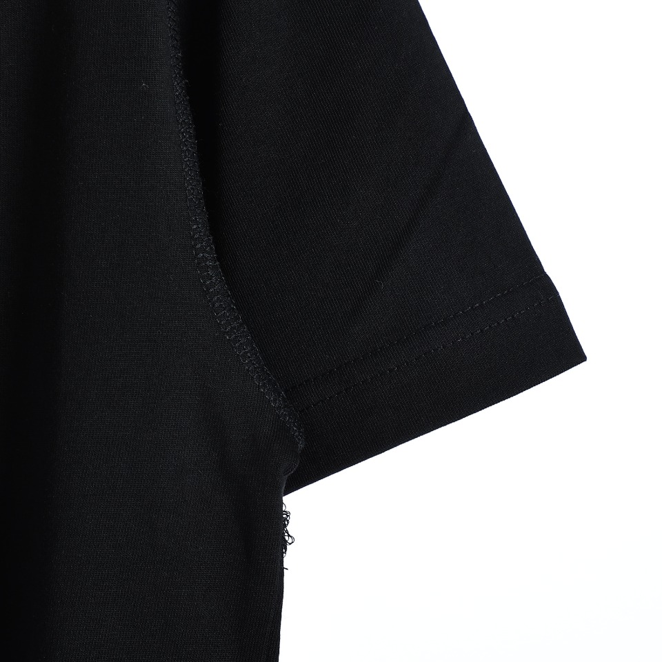 YESKICKS Louis Vuitton Gradient Logo Foam Print T-Shirt For Unisex Black And White - Image 4