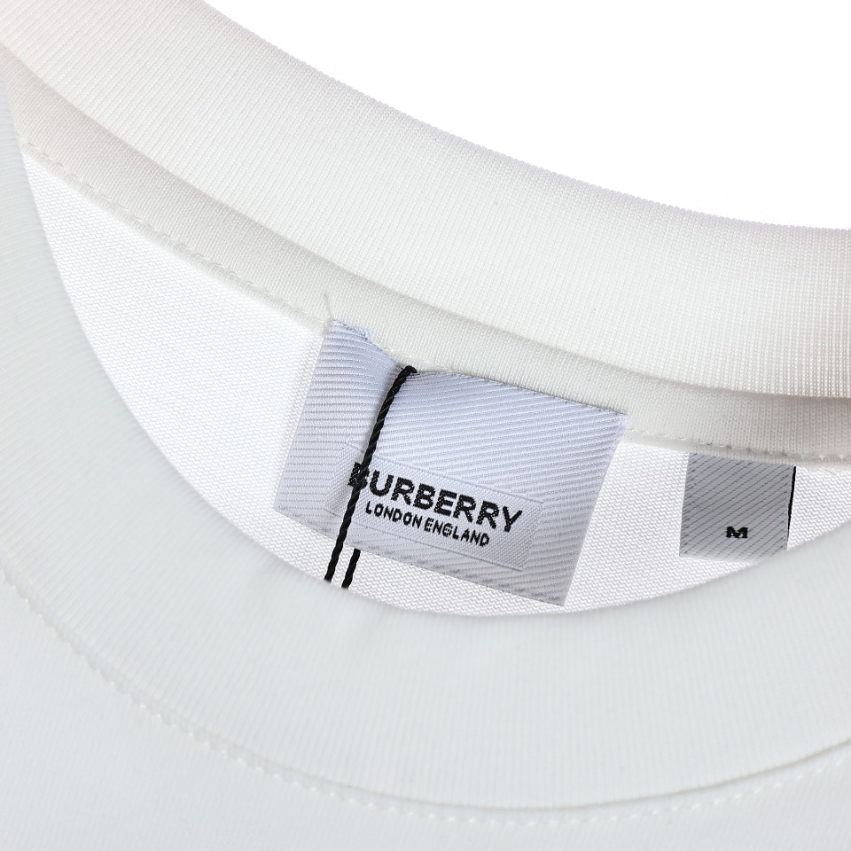 YESKICKS Burberry Character Model Print T-Shirt For Unisex Black And White - Image 4