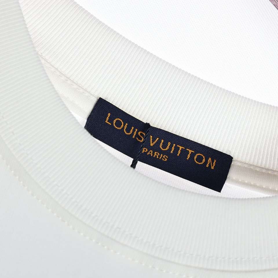 YESKICKS Louis Vuitton Letter Print T-Shirt For Unisex Black And White - Image 4