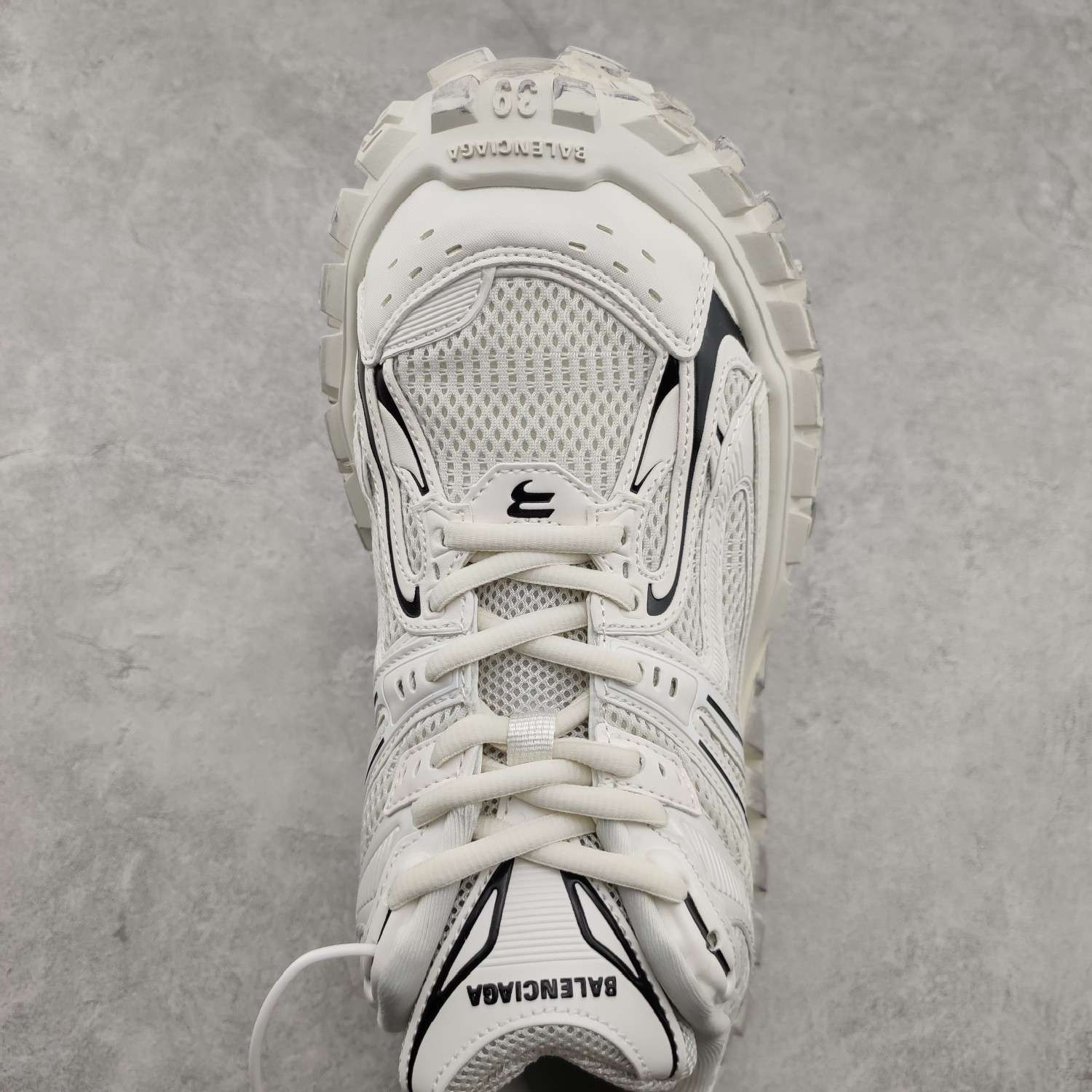 YESKICKS Balenxiaga Defender Rubber Platform Bouncer Sneaker Replica - Image 4