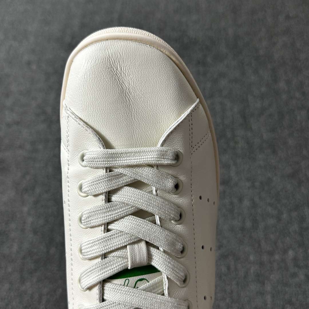 YESKICKS Balenciaga x Adidas Stan Smith Worn-Out White Green Replica Sneaker - Image 4
