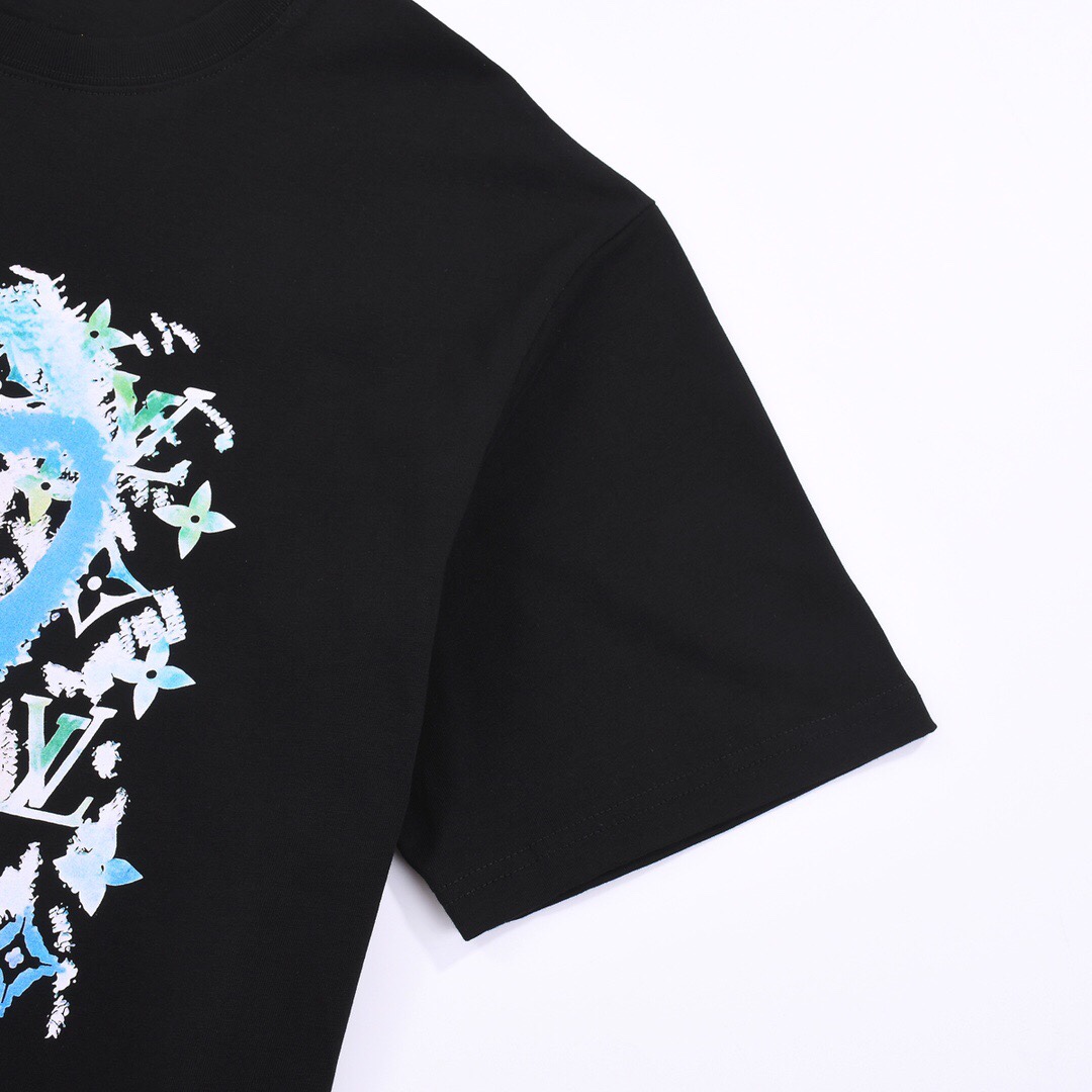 YESKICKS Louis Vuitton Love Element Pattern Print T-shirt for Unisex Black and Apricot - Image 4