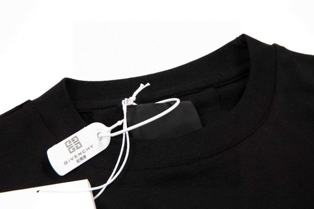 YESKICKS Givenchy Cartoon Print For Unisex - Image 4