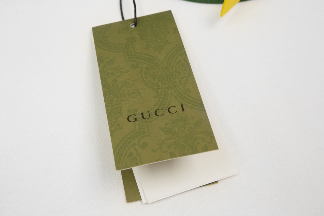 YESKICKS Gucci Color Clash Logo Print T-Shirt for Unisex Black And White - Image 4