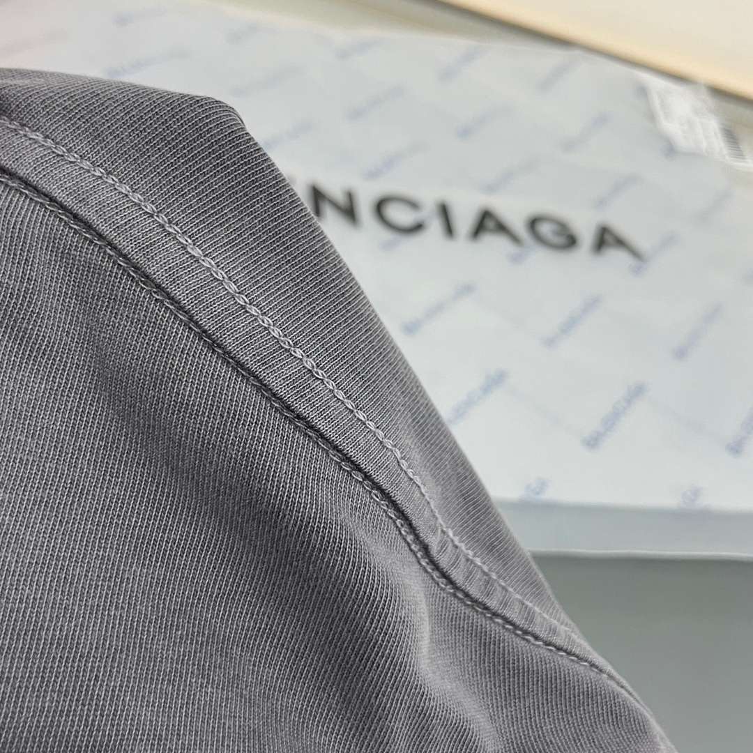 YESKICKS Balenciaga Logo Letter Pigments Print for Unisex - Image 5