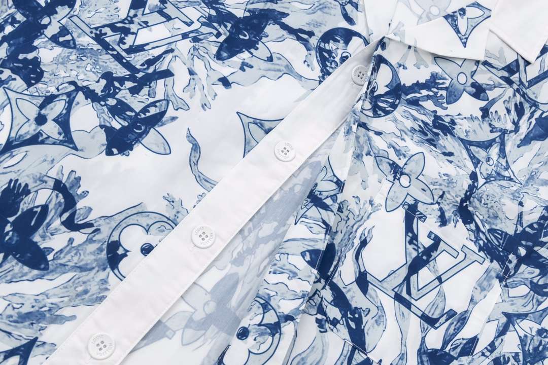 YESKICKS Louis Vuitton Monogram Logo Print T-Shirt For Unisex - Image 5