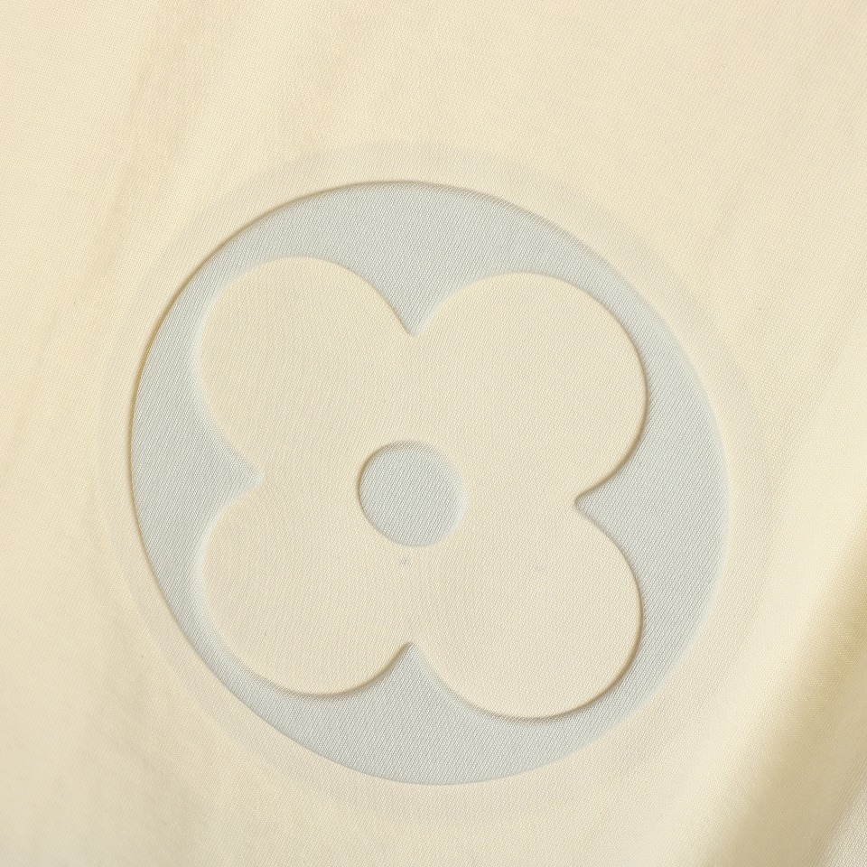 YESKICKS Louis Vuitton Logo Embossed T-Shirt For Unisex Navy Blue And Apricot - Image 5