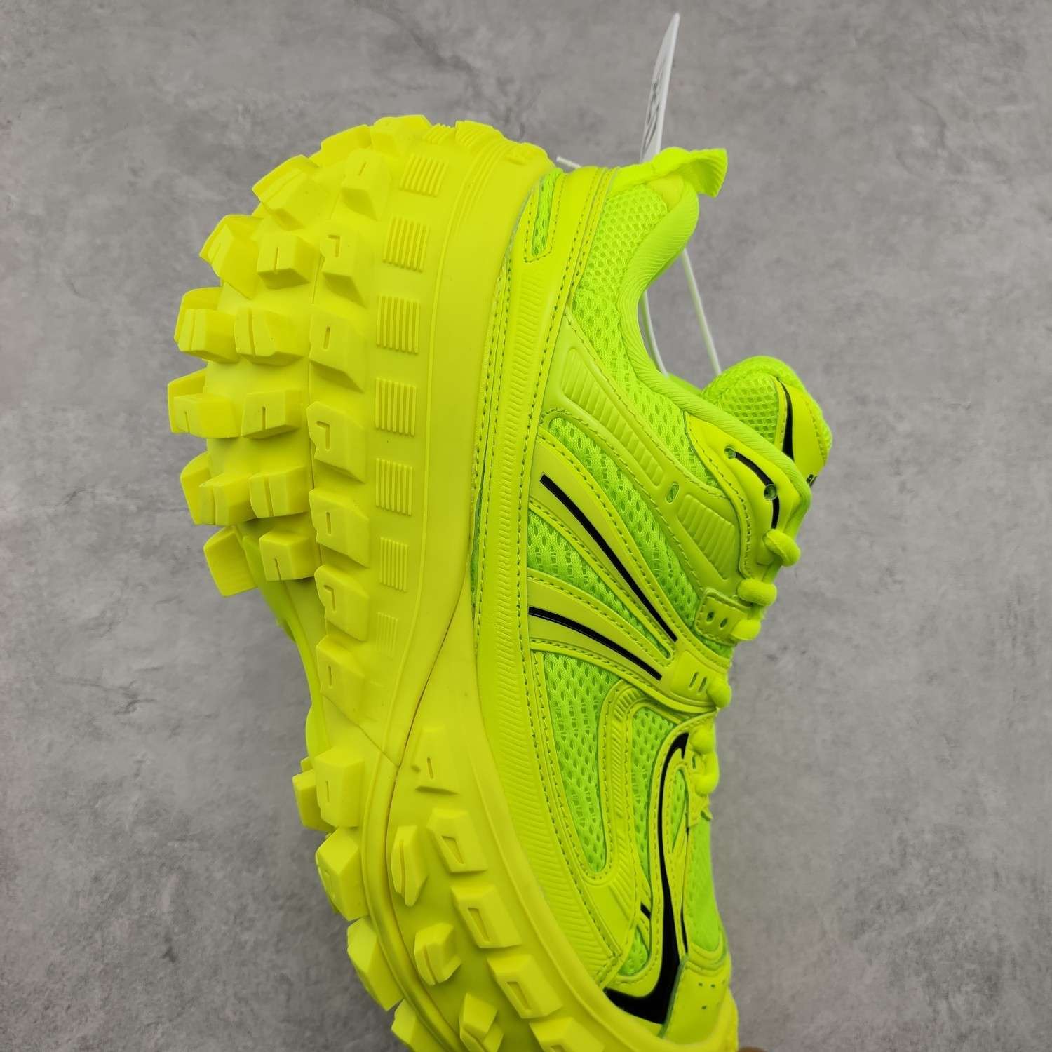 YESKICKS Balenxiaga Defender Rubber Platform Bouncer Sneaker in Neon Green Replica - Image 5