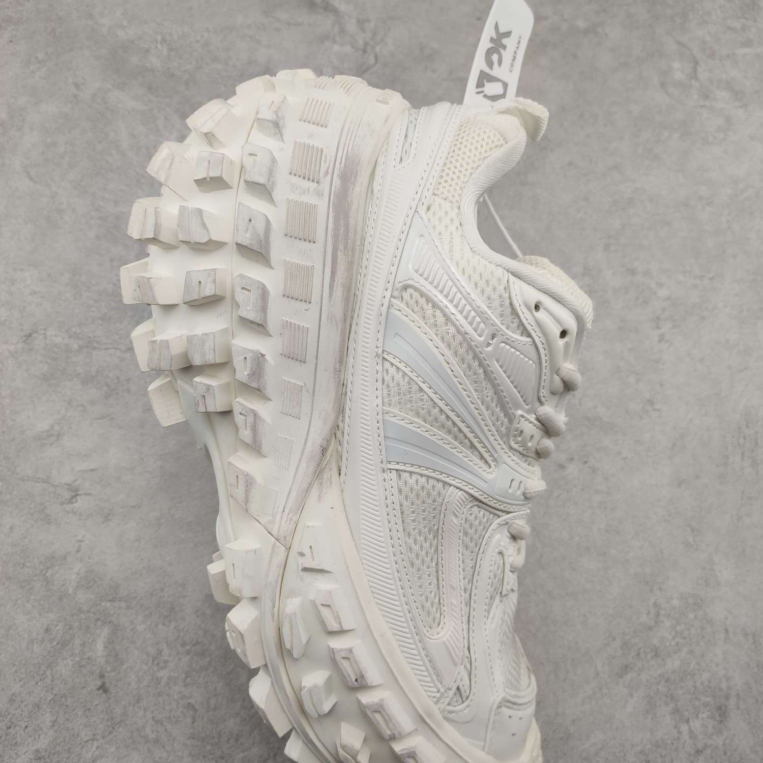 YESKICKS Balenxiaga Defender Rubber Platform Bouncer Sneaker in White Replica - Image 5