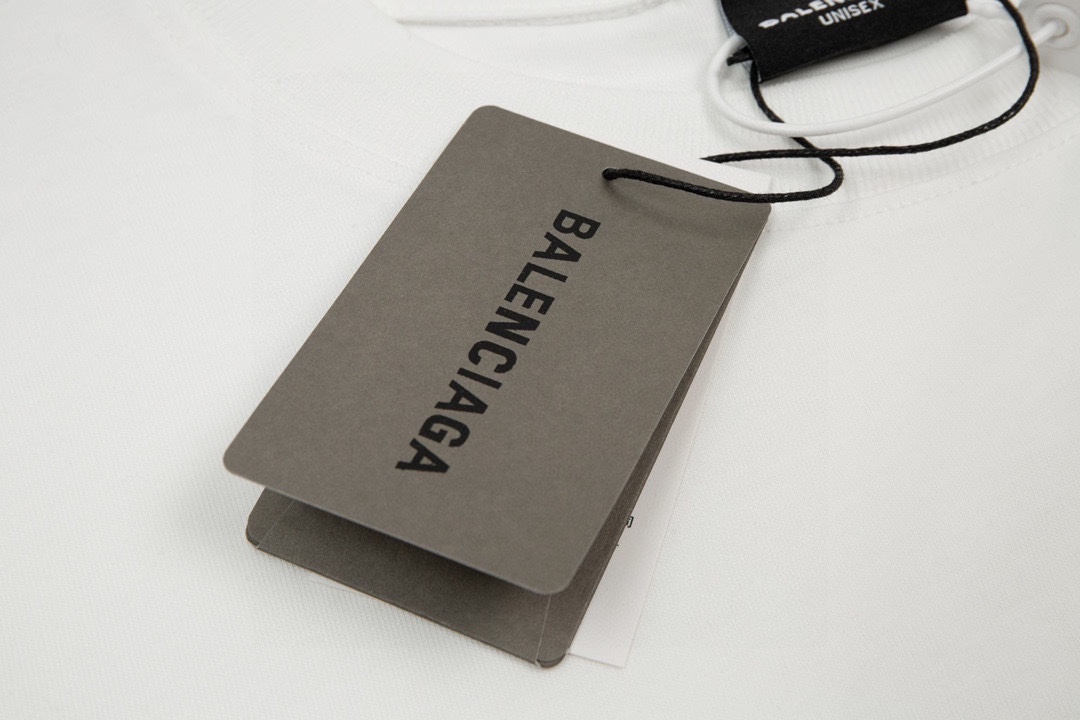 YESKICKS Balenciaga Minimalist Style Logo Print T-shirt for Unisex - Image 6